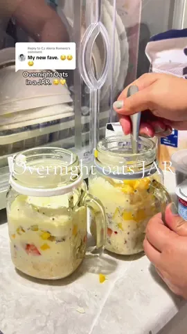 Replying to @CJ Aleria Romero It’s my new favorite too!! ❤️🤭Overnight oats in a JAR taste differently!!  #overnightoats #oats #overnightoatsjar #fyp 