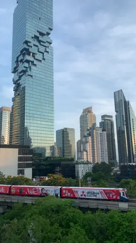 A great spot for train lovers. Located at📍Heightsbkk, Silom #bangkok #silom #thailand #travel #explore 