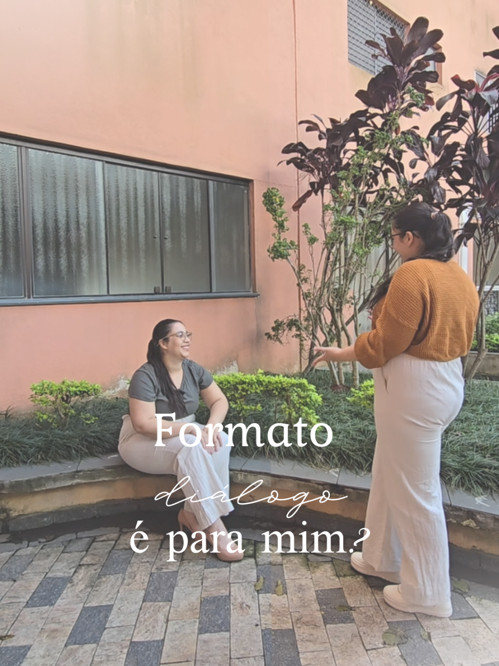 👀 Já pensou em gravar um vídeo com dois personagens, conversando entre si? A gente sabe que esse formato pode parecer esquisito à primeira vista, especialmente pra quem vem de áreas mais tradicionais. Mas também sabemos que conteúdo bom não precisa ser engessado. Pode ser leve. Pode ser divertido. Pode ser você.  ✨Nos bastidores, a gente ajuda a testar, ajustar e encontrar o seu jeito de comunicar com verdade, sem fórmulas prontas, sem forçar a barra.📹  Porque criar conteúdo é sobre comunicar com essência. E nisso, a gente tá do seu lado. Bora gravar? #AmarellaCreative #CriaçãoDeConteúdo #Formatodialogo #Clone