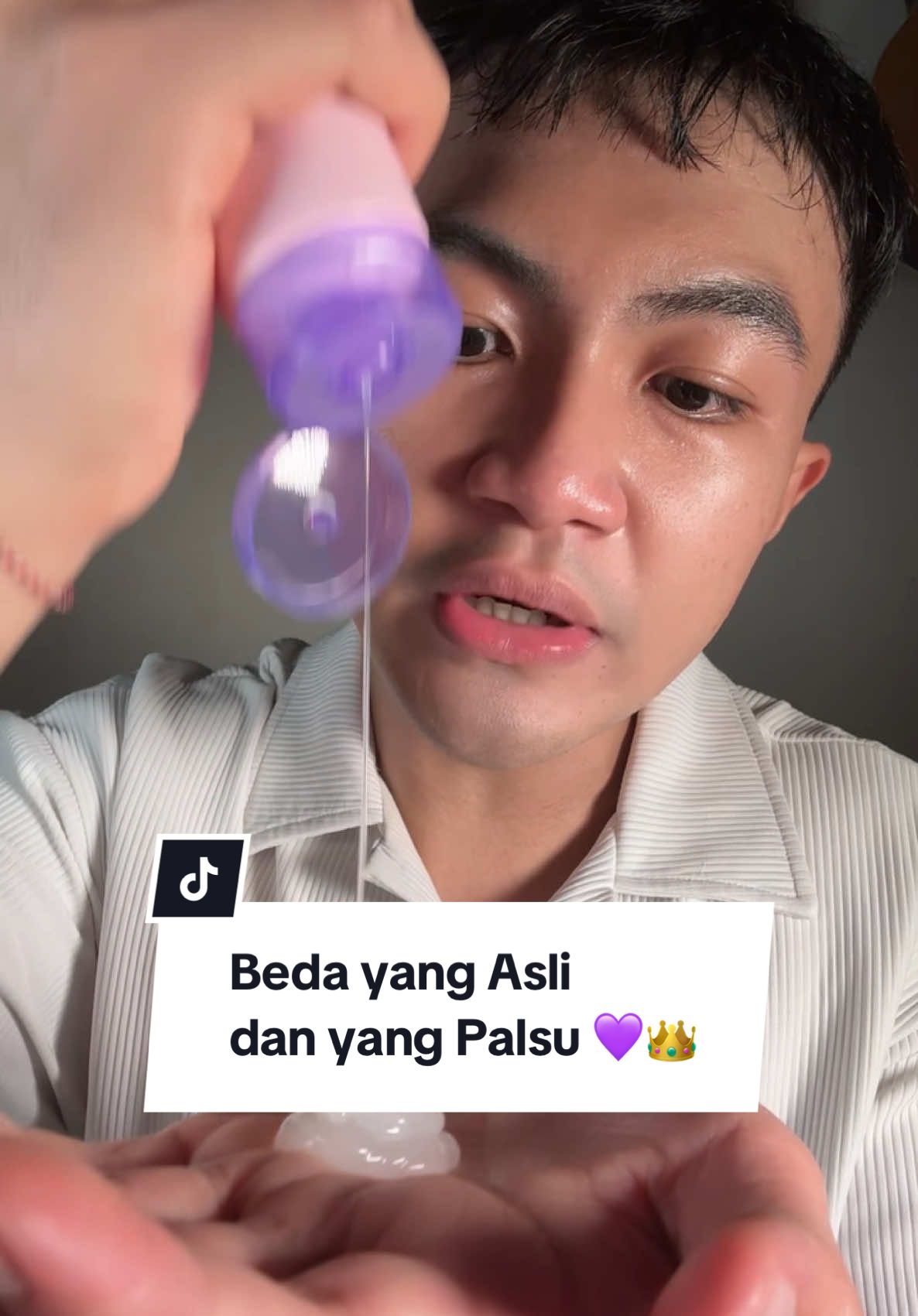 OMG FW PINK SCORA ADA YANG PELSONG?! Baginda ajarin ya ke kalian supaya bisa bedain mana yang asli mana yang palsu! 💜🥰👑✨ #promomakangajian #kerajaanglowing #longervideos #skincare #murahnikmatlezat #skincareviral #shopmaster #belilokal #cleanser #cleanserviral #fwsscora 