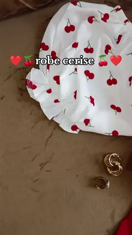 Robe cerise disponible ♥️🫶  #pourtoi #عروسه #جهاز_عروسة_جزائرية📽📸🇩🇿 #كرز #فساتين_سهره #فساتين_سهره #عروسة #fyp #جهاز_العروسة #عروسة #explore #video ##عروس ##فساتين #عروسة_جزائرية2022📽📸🇩🇿 #جهاز #pourtoi #كرز #اكسبلور #عروسة_جزائرية2022📽📸🇩🇿 #جهاز #فساتين #عروسه 