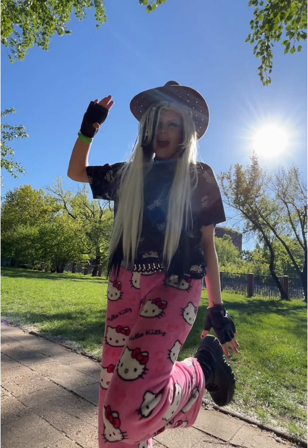 Oj baka kafka ma dosc  @୧ ‧₊˚ 🍰 ⋅ ＩＲＵＳ⋅ ˚ #foryoupage #fypシ #xyzbca #cosplayer #fyp #fy #viral #cosplay #targifantastyki #wtf2025 #warszawskietargifantastyki #hsr #HonkaiStarRail #hsrcosplay #honkaistarrailcosplay #kafka #silverwolf #boothill #boothillhsr 