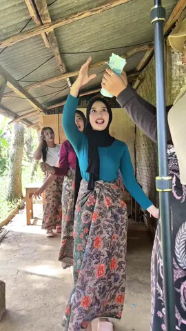 sawer dulu sahabat😁 jangan lupa join live di akun @Jampang Turunan Kidul2  #jampangturunankidul #gadisdesa #pedesaan #jandadesa 