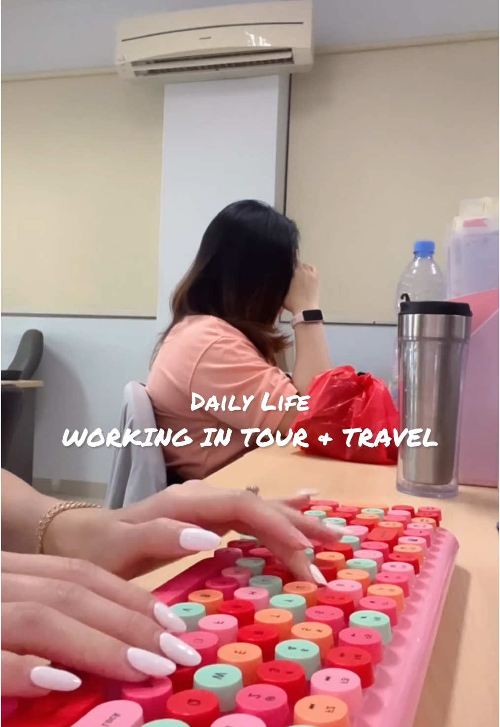DAILY LIFE working in tour & travel #dailylife #office #tourandtravel #vlogwork #adayinmylifeindonesia #adayinmylife #keyboard #keyboardasmr 