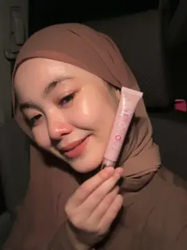 nahhh sunscreen yang kita pakai dekat post sebelum ni , berpeluhh lagi tambah glowingggss 🫢🤭