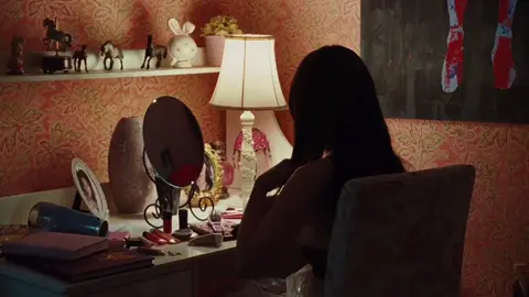 the most relatable and my fav scene 🪽 #jennifersbody I found this 8 yr old comment on youtube and it just fits this scene perfectly; I love this scene so much. The photo next to her reflection is a really nice visual, and highlights the facade she puts on as this perfect girl who doesn't need anyone, but in reality she's broken and vulnerable, which her reflection shows perfectly. This film is so underrated and so is Megan Fox as an actress. The scene where Jennifer is being sacrificed is especially so well acted, IMO.