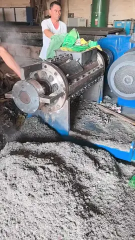 #wovenbagcrusher #clothshredder #spiralcrusher #plasticfilmcrusher #scrapcrusher 
