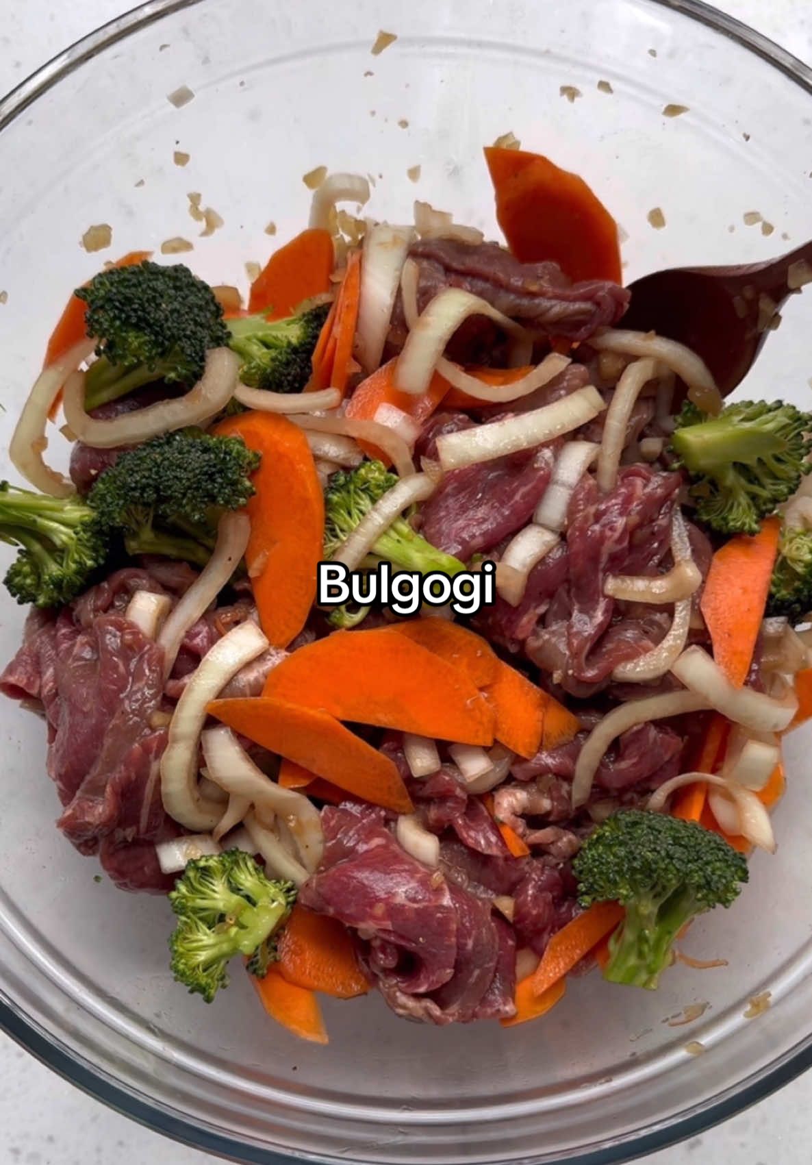 Making Bulgogi for 4 people  Bulgogi Marinade Recipe: - 2.5 tbsps minced garlic  - 6 tbsps soysauce  - 1/3 cup of water - 2 tsps sugar - 4 tbsps mirin - 2 tbsp sesame seed oil - Pinch of salt - Black pepper (roughly 1/2 tsp) #koreanfood #bulgogi #koreanamerican #cookwithme #EasyRecipes 