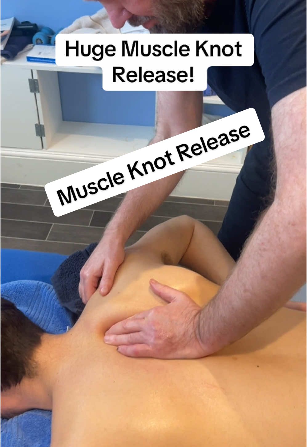 Watch me massage a huge muscle knot behind the shoulder blade! #davetaylormassage #raynormassage #massage #massagetherapy #muscleknots #asmr #muscleknot #muscleknots #muscleknotrelease #backmassage #backmassageasmr