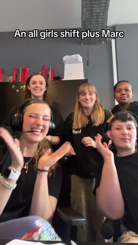 Our game hosts = a dream team ❤️ #lucardo #manchester #mcr #thingstodoinmanchester #familydayout #manchesterdaysout #escaperoom #fyp #fypシ #foryoupage #green #uk #girls #girlies 