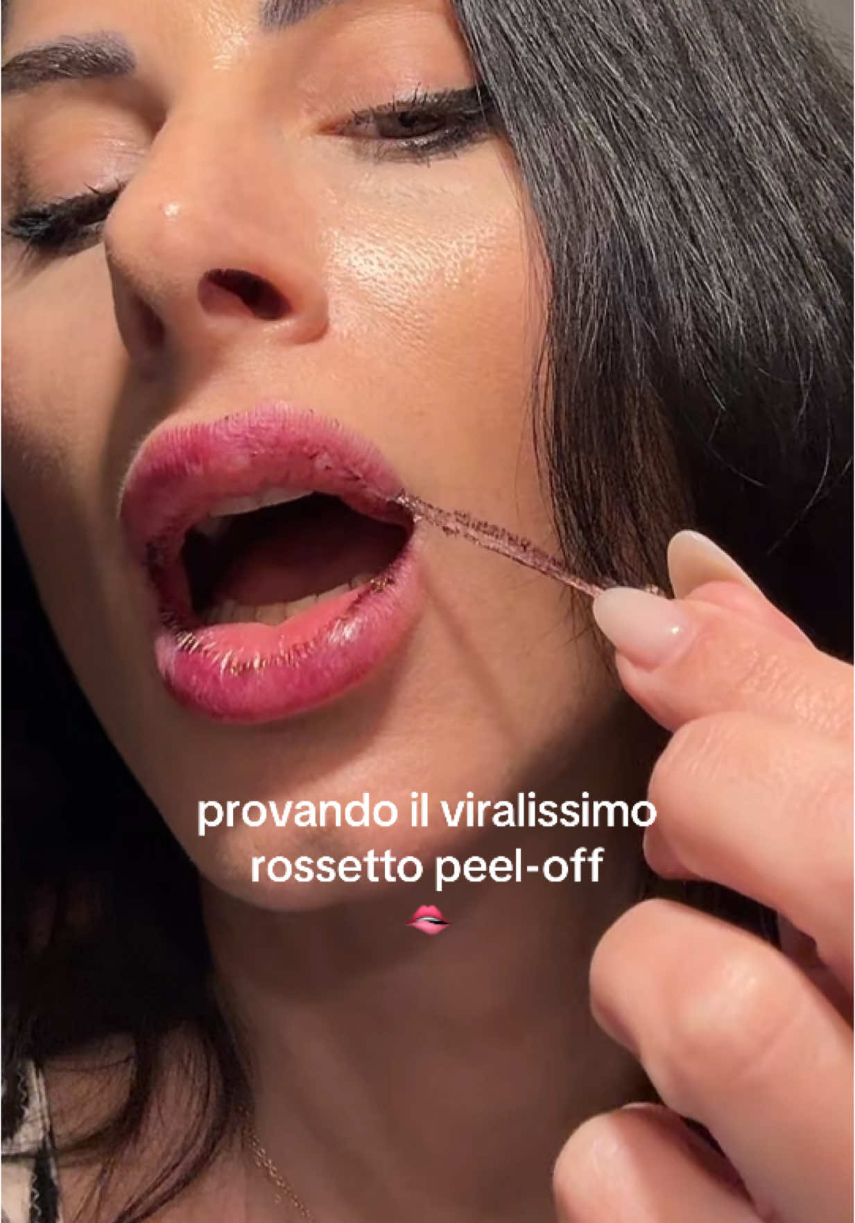 Un rossetto che dura tutto il giorno 😍💄 #beauty #makeup #lipstick #peeloff #tiktokshopitalia 