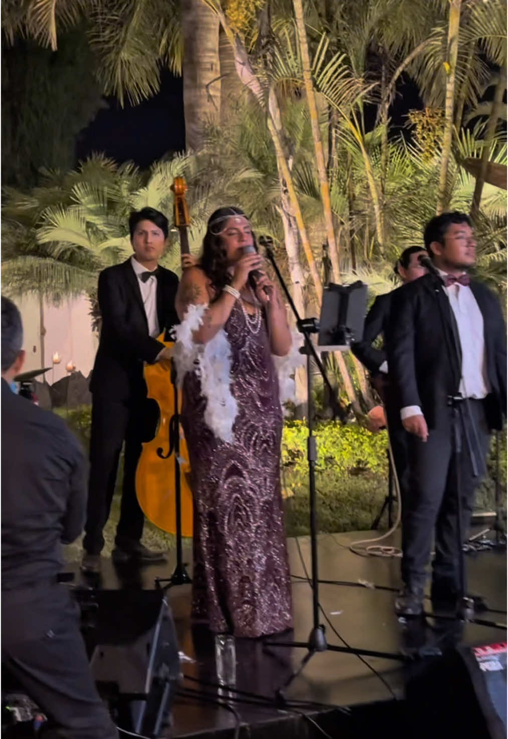 Te gustaría tener un ensamble de músicos profesionales para amenizar el cocktail de algún evento, pues quédate hasta el final de este video 🎶💕✨ #lgbtwedding #bodaperu #bodagay #musicaenvivo #jazzband #bodasperu #eventosperu #limaperu  #musicaenvivo 