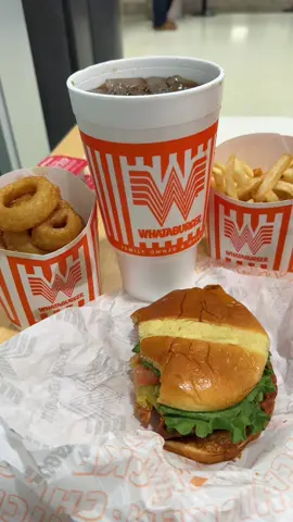 FIRST TIME TRYING WHATABUTGER 🧡 #texas #whataburger 