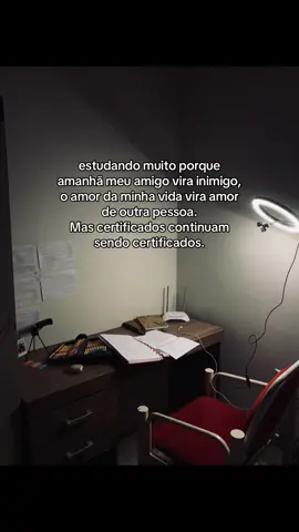 🙇🏻‍♀️📚🎓  #estudos #escola #faculdade #estudantes #fyp #treanding #foryoupage 