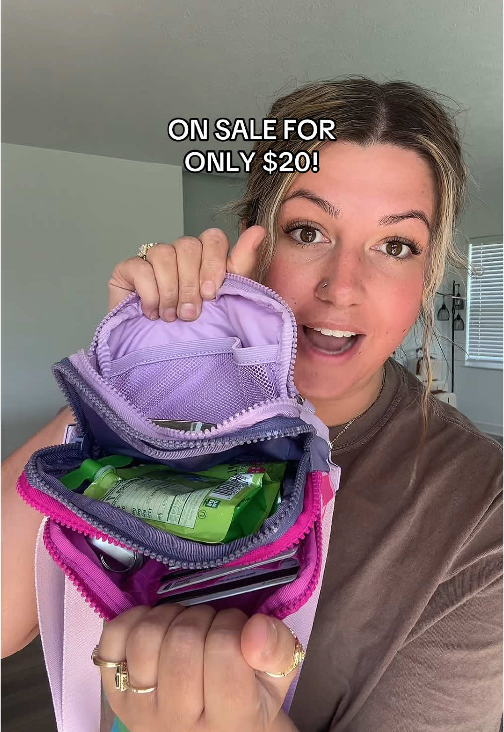 You better runnnn. This is a great deal! #wallet #irisandrainbow #iristriowallet #crossbodybag #beltbag #wristlet @Rainbow Boutique LLC 