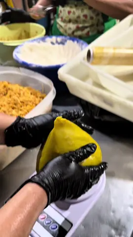Vamos família!!! Vocês encarariam uma coxinha de 1kg?  Peça já +55 92 98164-2445  📍R Pico das Águas, 585 - Nossa Senhora das Graças, Manaus-AM, 69053-060  #skate #viralizou #manaus #coxinha #estounomineiro 