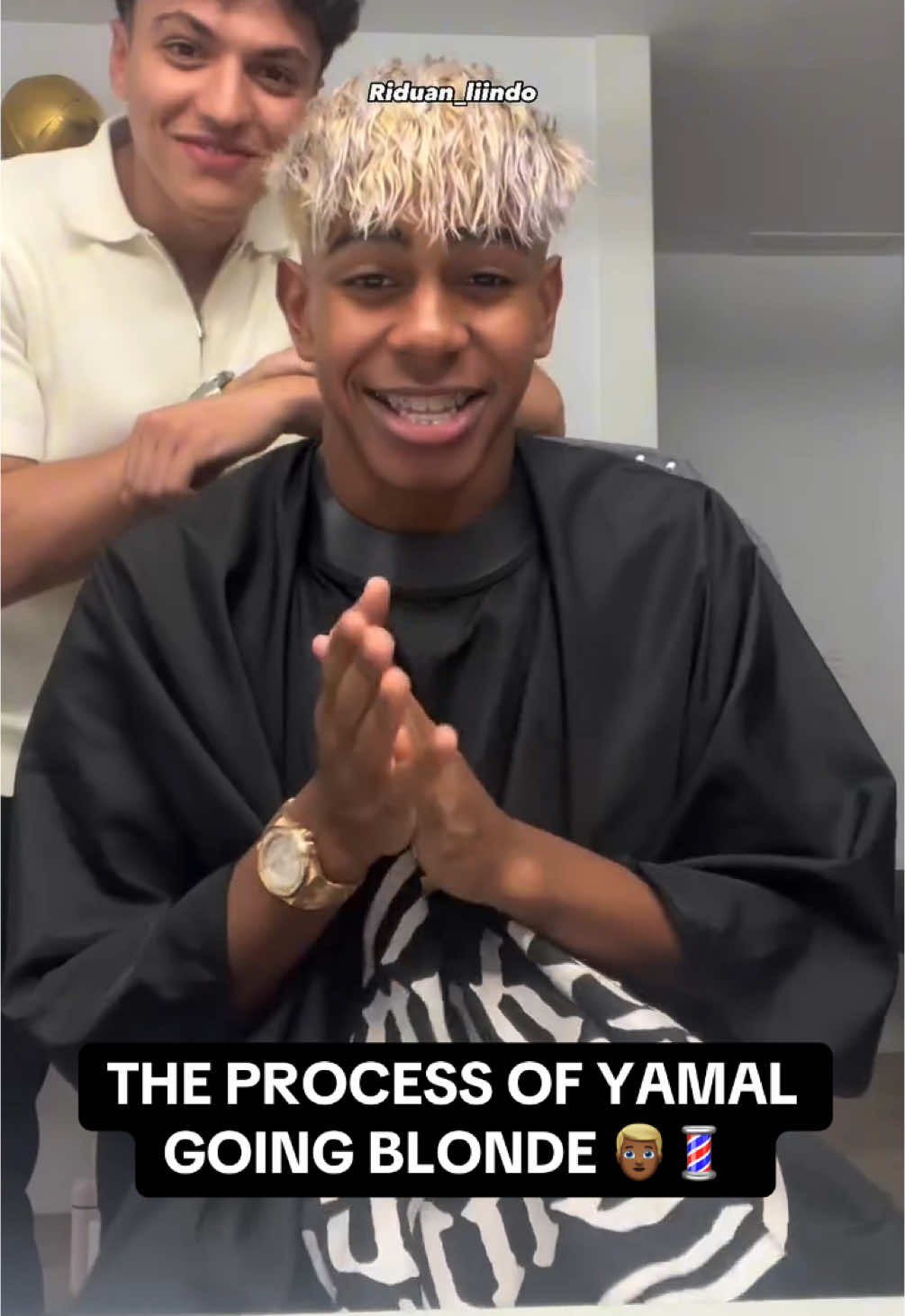 The process of Lamine Yamal bleaching his hair 🥶👱🏾‍♂️ @💈 Riduan_liindo 💈 #blonde #barber #wholesome #respect #lamineyamal #yamal #fcb #fcbarcelona #barca #barcelona #football #ballers #risingballers #footballtiktok #futbol #futebol #goviral 