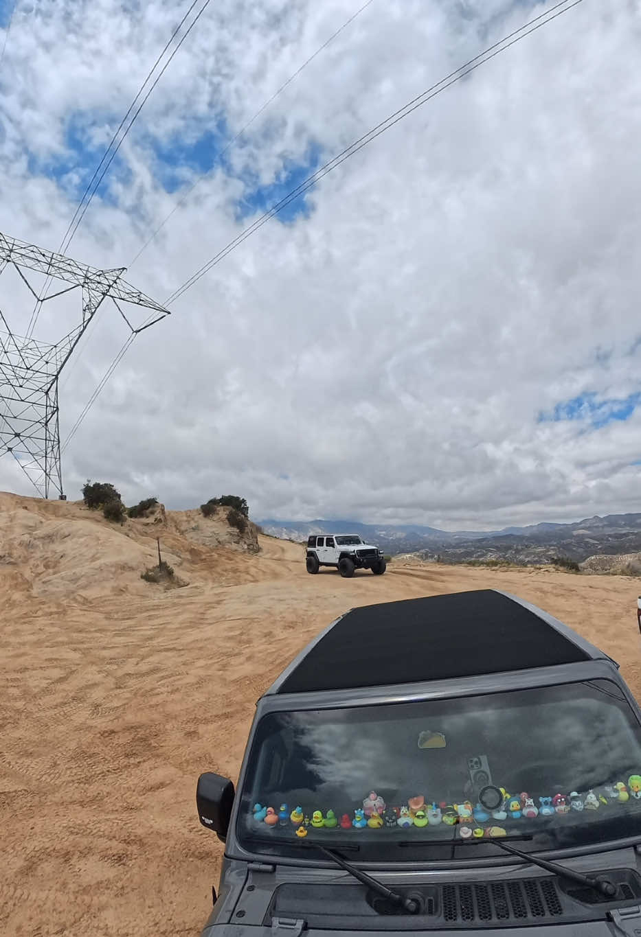 Went out to get dirty off-roading playing with my new @insta360_official #insta360x5 #x5 #insta360 #socaljeep #jeeplife #jeepgirl #jeepgang #jeep #jeepbabe #jeepfam #jeeplife #itsalifestyle #4x4 #trail #tacos11 #eltacojeepy #jeepwave #jeepnation #jeepsofinstagram #jeepwrangler #rubicon  #jeepsinthewild #topless #tacojeep #jeeptok #tacojeepy 