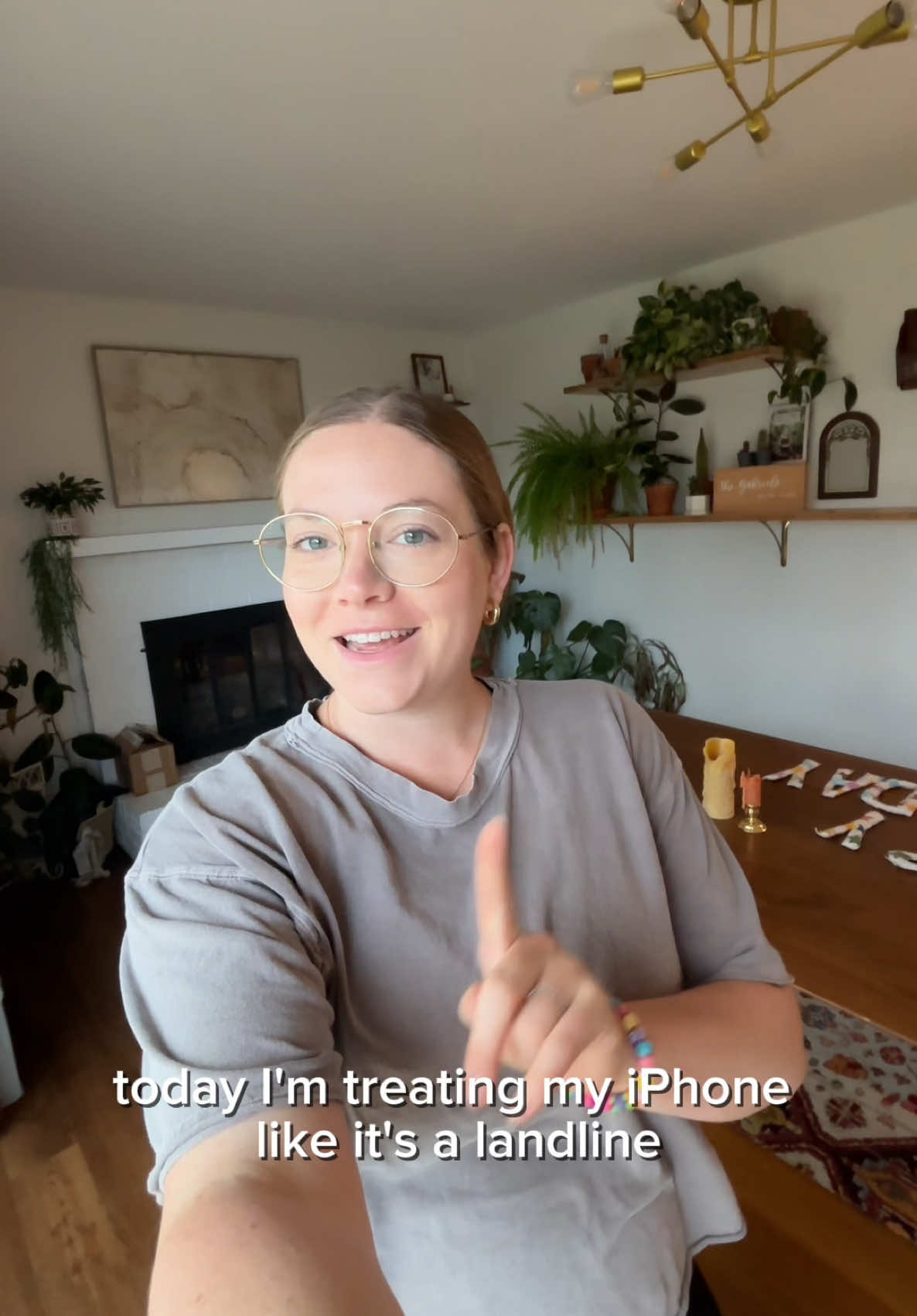 if you need a reality check on how often you pick up your phone without even realizing it, I highly recommend trying this! . #oldtech #phoneaddiction #slowliving #intentionalliving #goodhabits #fyp 
