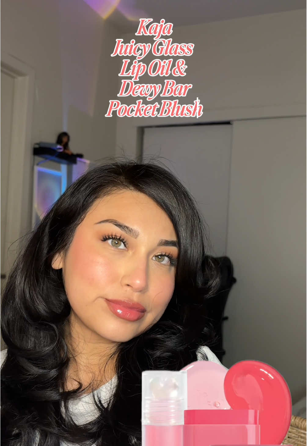 Im wearing rose hip spritz lip oil and strawberry sorbet blush 😍🍓🌹 i dont like wearing heavy make up in the summer and this adds the perfect colot #kajabeauty #kaja #kajajuicyglasslipoil #kajadewybar #koreanbeauty #koreanmakeup #makeup #tiktokshop 