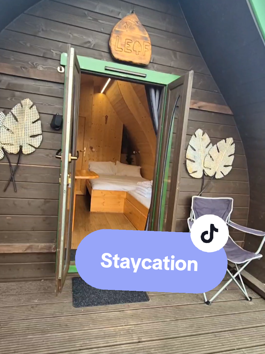Family friendly staycation to enjoy quality time with the family.   We stayed in one of their 10 luxury eco-friendly holiday pods The location is a perfect family staycation, and also great for couples & groups of friends.  What we love about it; 🏞️ Picturesque setting  🩱Wood fired saunas and hottubs 🫧Pods were clean, well kept with useful storage  🥒Farm shop and butchers onsite  🥩Communal and private bbqs  ☕️lots to explore locally as well as some great family friendly cafes and restaurants. 🦒Perfectly located for visiting West Midlands Safari Park. 🍵A cafe will be opening on site too.  @jurassic dino golf on site  ⭐️Save this for future staycation ideas and tag someone you’d love to escape here with! Keep your eyes peeled for our second review of family friendly activities and dining locally.  Sunset Retreats 🌅 @sunsetretreats_ 📍 Sunset Retreats, Holt Fleet Rd, Ombersley, Droitwich WR9 0HG PR/invite  #familytravel #travelwithkids #familyadventure #ecolodge #uktravel #westmidlands #wanderlust 