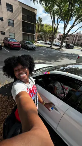 I apologize for the twerk it’s just my reflexes 😂😂🤭🤭Happy Monday pookie🫶🏾  @Chipotle @atkinsnutritionals @Planet Fitness  #miamiinfluencer #fyp #girlyaesthetic #creatorsearchinsights #miamicreator #morningroutine #chipotle #fl 