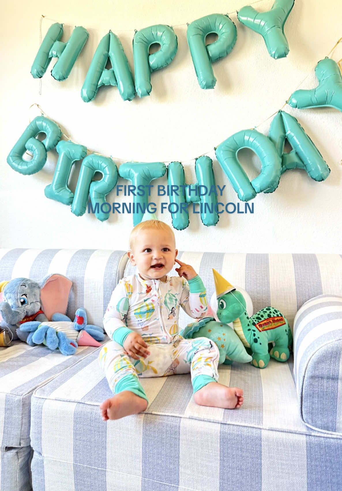 Officially 1!! So thankful for little Lincoln and all the joy he has brought to our lives. 🎉💫 #officiallyone #oneyearoldbaby #oneyearbirthday #firstbirthday #firstbirthdayideas #firstbirthdaymorning #birthdaymorning #kidsbirthday #morningbirthdaysurprise #birthdaytradition #birthdayboy #houseofnoa #playroomdecor #birthdaysetup #birthdaysurprise 