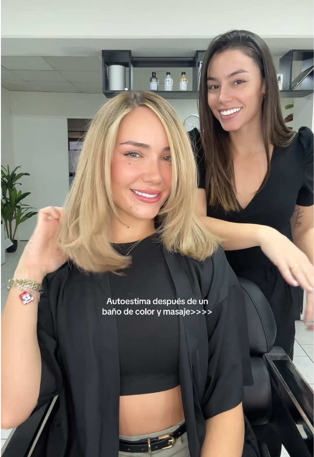 Baño de color golf en Hair y Tratamiento detox ☑️  En @Isisalon #peinado #blondish #rubiadorada #peluqueria 