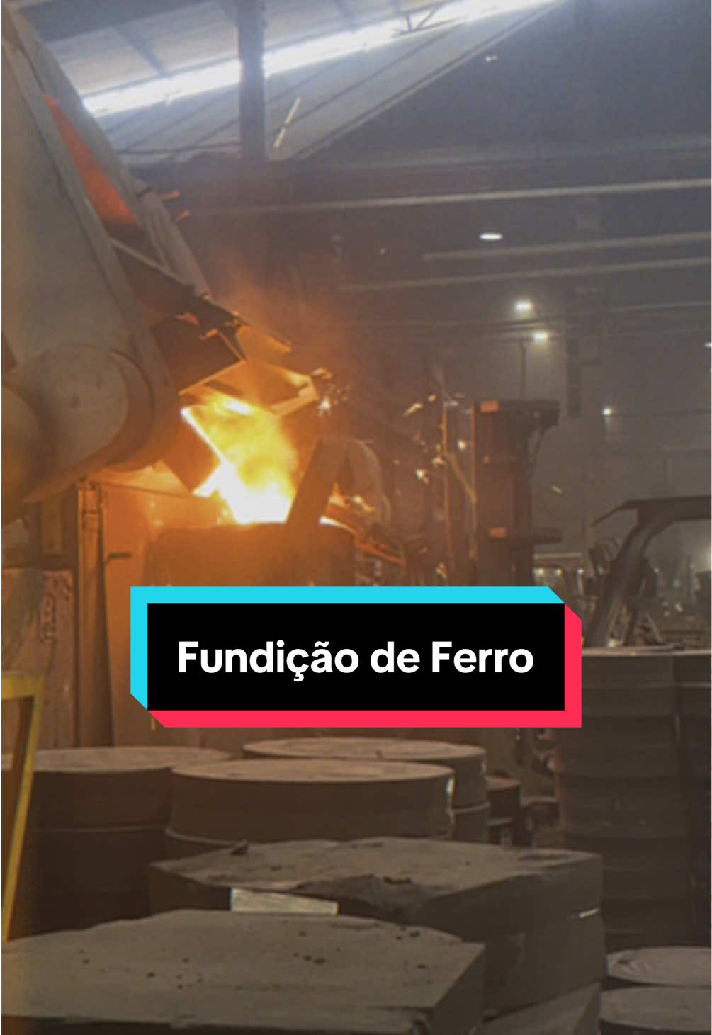 Potência e tradição moldadas em ferro! Na Mademil, cada peça nasce com qualidade, precisão e força para transformar o mercado. Confira um pouco do nosso processo de fundição!  #Fundição #Indústria #FerroFundido #Mademil #Engenharia #Metalurgia #ProcessoIndustrial #Inovação #Qualidade #ProduçãoIndustrial #Industrialização