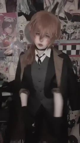 ignore the holes in the gloves, these are my rui gloves, i just put them on the other way 😭 #chuuyanakahara #chuuyacosplay #chuuyanakaharacosplay #chuuyabsd #bungoustraydogs #bsdcosplay #bungoustraydogscosplay #bsdtiktok #bsdfandom #bsdgogolcosplay #xybca #zyxcba #fyp 
