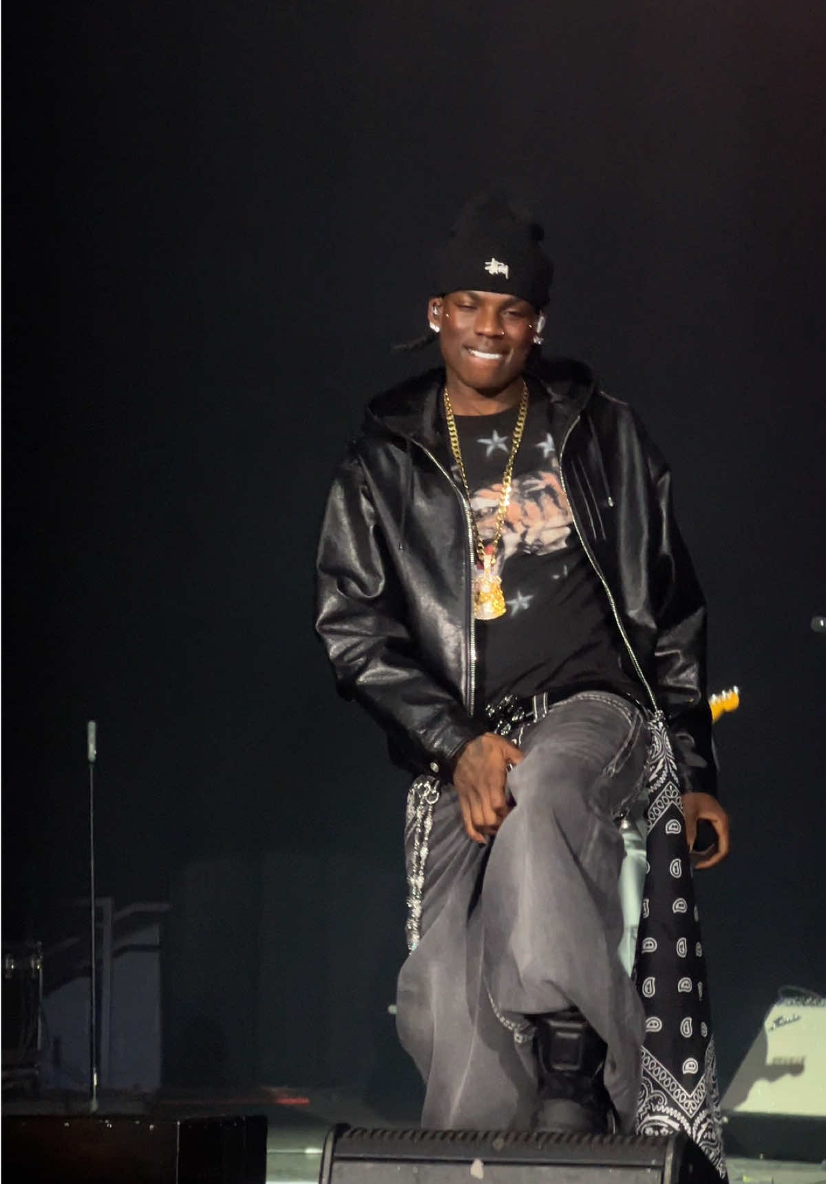 I know yall see Rema looking at me !!#rema #remaconcert #houstontx #heist #heistour 
