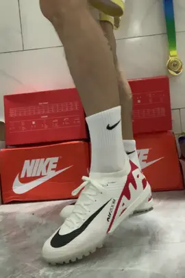 Giày đá bóng nam Air Zoom Vapor #giaydabong #giaythethao #xuhuongtrieuview #uocduoclenxuhuongtiktok❤ #xuhuong2025 