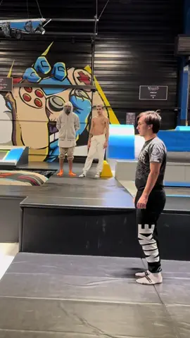 Salto challenge with crazy guys 🦅 #😱 #🦁king_team🦁 #💯💯💯 #🦅eagle🦅 #😱 #🦁 #🦅 #reaction #fyp #gym #💯 #challenge #🙈 