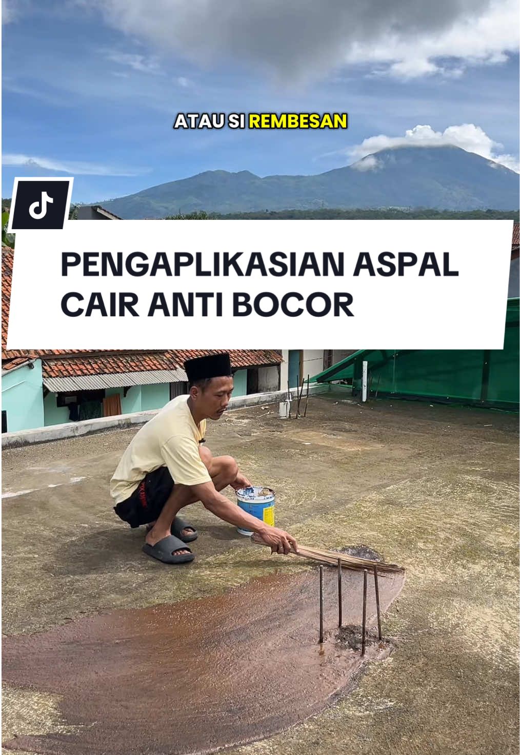 Pengaplikasian Aspal Cair Anti Bocor di dakan Aspal Cair 20 KILO lebih hemat harganya #aspal #aspalcair #aspalcairantibocor #aspalcairserbaguna #antibocor 