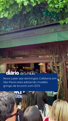 Estivemos presentes no @justabrunchbr, projeto que está fazendo o maior sucesso lá fora e agora promete conquistar o Brasil! A proposta é simples e inovadora: unir o tradicional momento do café a uma boa música, criando um ambiente único para encontros entre amigos — algo ainda pouco explorado por aqui. O @locale.caffe foi o local escolhido para o lançamento do projeto, e o evento já está bombando nas redes sociais! No último domingo (27), quem comandou a festa foi o duo @dubdogz, DJs reconhecidos internacionalmente, que sempre trazem novidades para animar o público. E você, o que acha dessa tendência? Toparia curtir um brunch dançante? #brunch #oquefazeremsp #saopaulo #music #justabrunch #dubdogz  