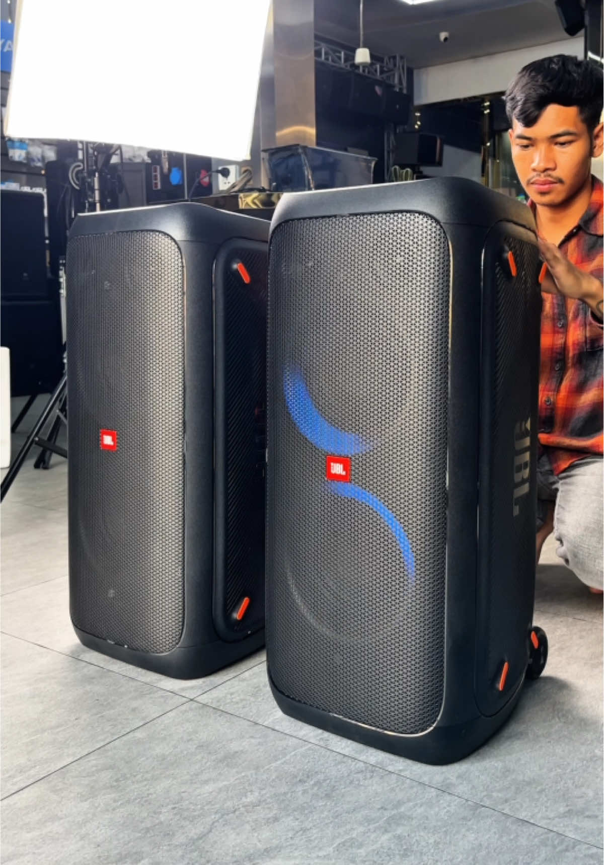 Double the Sound, Double the Party! JBL PartyBox 310 Duo Setup!” #JBLPartyBox310 #PartySetup #BluetoothSpeakers #SoundSystem #JBLPower #PartyVibes #SpeakerGoals #DoubleBass #TechTok #AudioSetup #MusicLovers #PartyTime