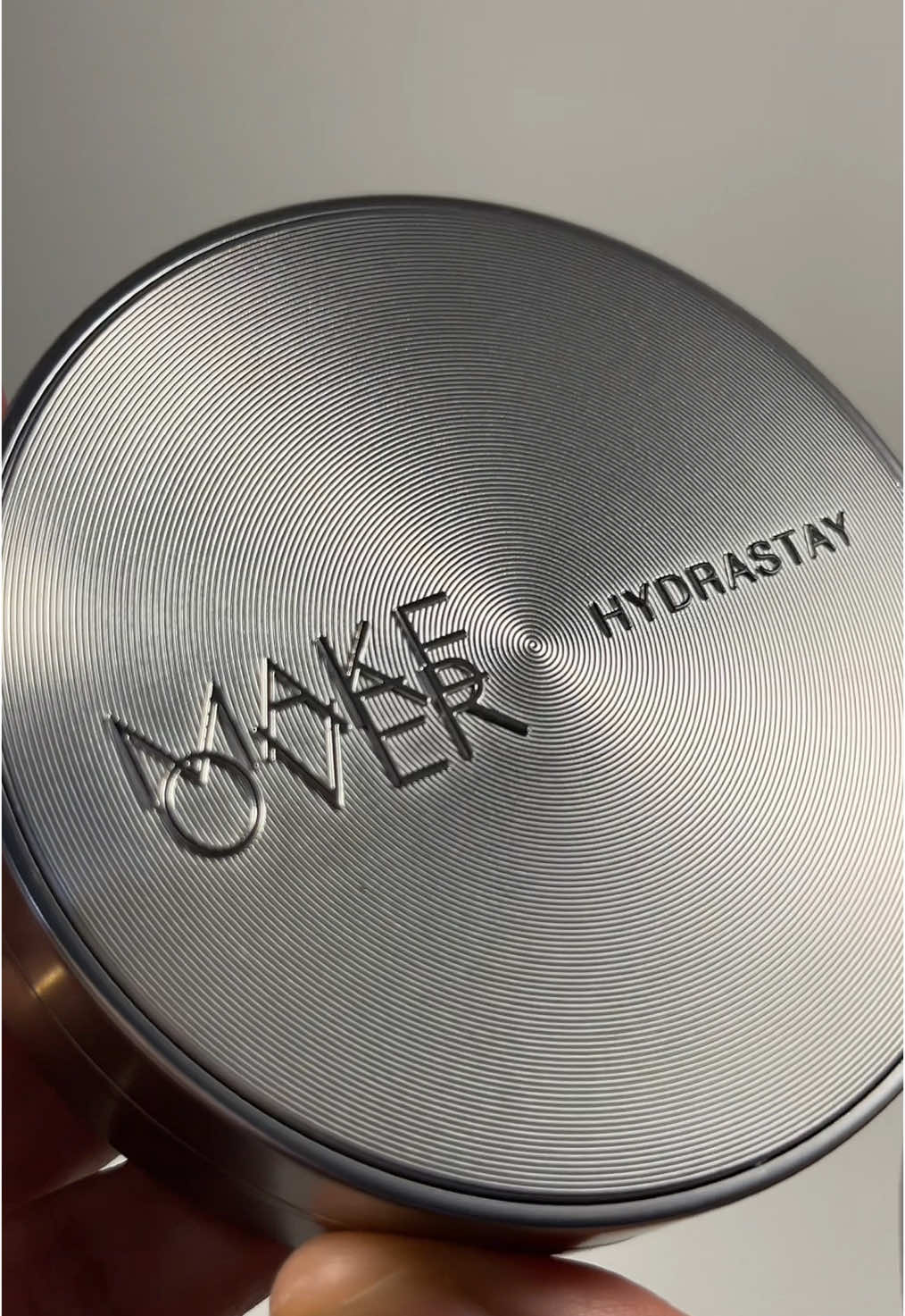 MAKE OVER  Hydrastay Prismatic Glass Cushion  Spf 45 PA+++ @makeoverid #makeover #makeovercushion 