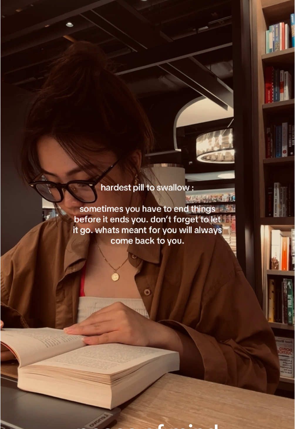 good morning 🤍 peace of mind over everything >>  . share this to your friends in need- or are you saving this one for yourself? . #letgo #HealingJourney #hiddengems #comfortcreator #comfort #aestheticcafe #minivlog #aestheticvlog #hiddencafe #selflove #SelfCare #independent #independentwoman #cafehopping #artgallery #morningmotivation #morning #motivation #beingalone #peace #peaceofmind 