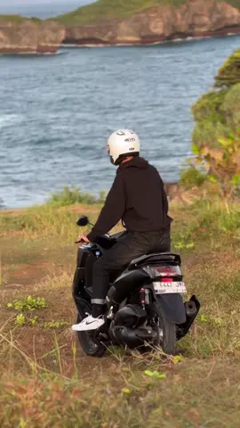 cek ombak🌊#gunungkidul #nmax #nmaxold #nmaxproject #2dp #nmaxoldjarijariring14simple #pantaigunungkidul 
