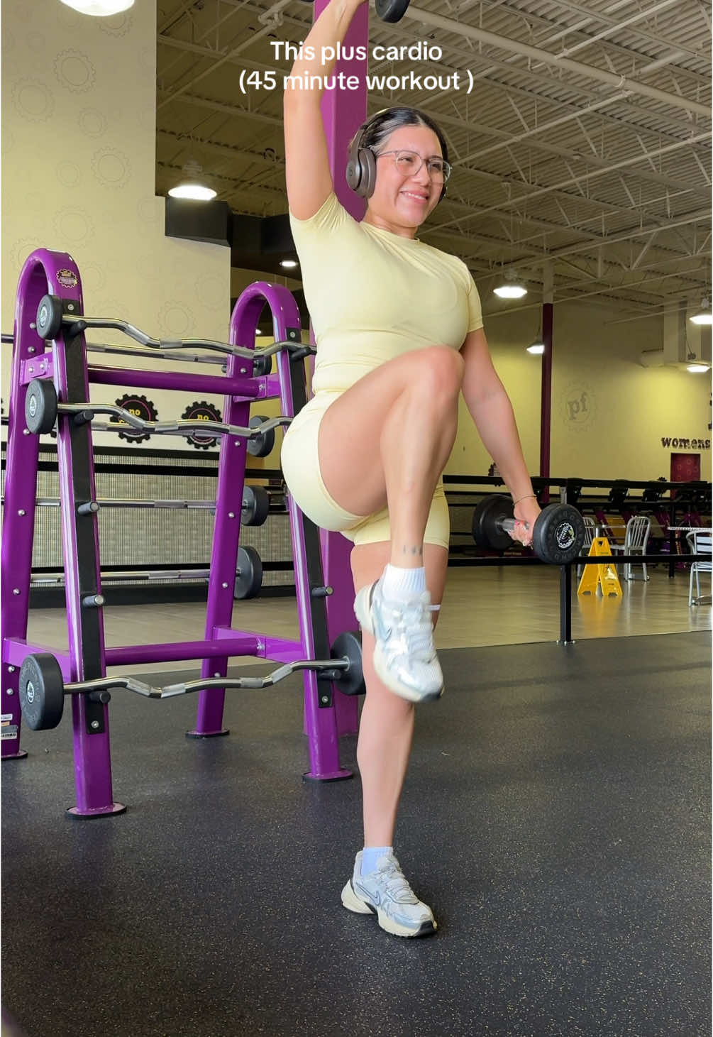 A mom on the go 👏🏻👏🏻  #fyp#gymgirl #gymrat #GymTok #gymmotivation #gymworkout #momtok #gymgirl 