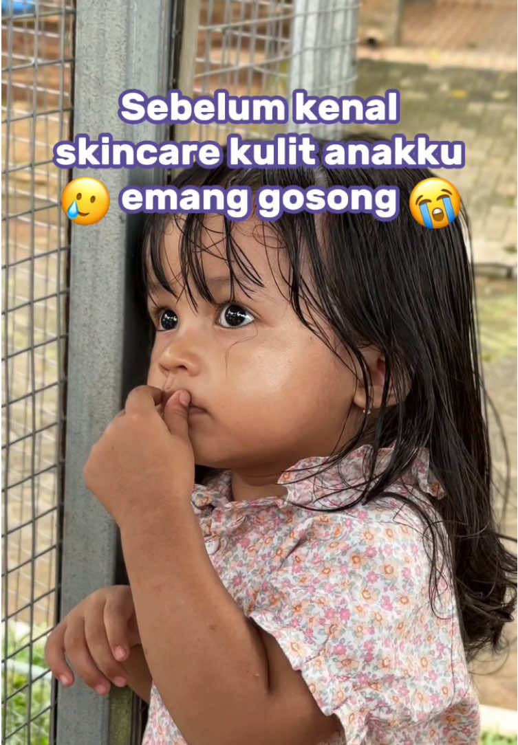 Sebelum kenal skincare kulit anakku emang gosong🥲 Tapi setelah pakai Soothing Baby Crème alhamdulillah makin glowing😍✨ Ini semua karena aku selalu rutin pakai Soothing Baby Crème dari Purela, hasilnya memuaskan bgt🥰 Yuk bunda cobain sekarang, klik keranjang kuning👇🏻 #skincareanakaktif #skincareanak #rekomendasiskincareanak #brandofthemonth #purela 