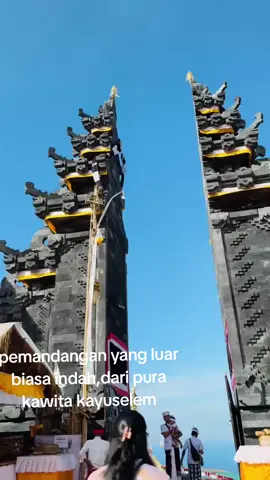 pemandangan yang luar biasa indah😇😇 #purakawitanpasekayuselem  #desasongankintamani 