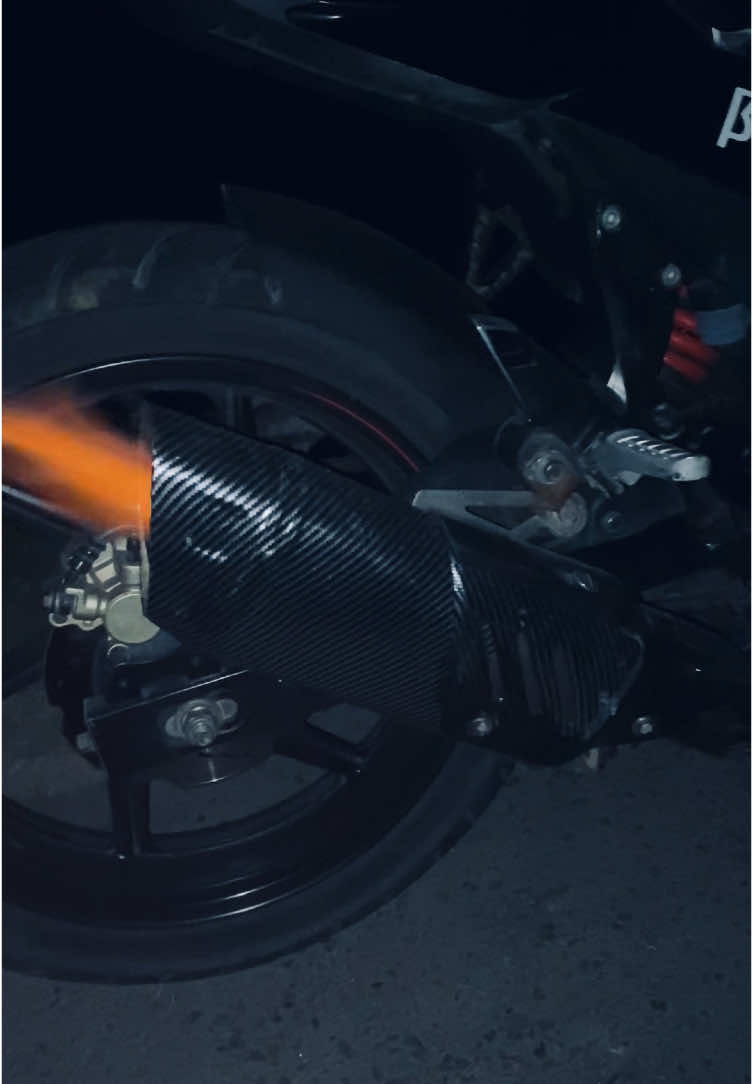 ❤️‍🔥☠️🥵#r1exhaust #exhaust #exhaustsound #4v #rtr4v160🏍️❤️ #foryou #foryoupage #honda #foryoupageofficial #unfreezemyacount #foryoupageofficial #bikelover @TikTok 