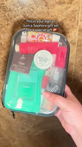 Made a quick gift for my new work friend ‼️  @Dae Hair @amika @milkmakeup @sephora @Walmart @Katie Welch | Rare Beauty CMO @Bath & Body Works Mexico @tarte cosmetics @target #aesthetic #giftformom #momgift #mothersday #momclub #giftguide #giftidea #fyp #fypviral≥ #targetfinds #zipuppouch 