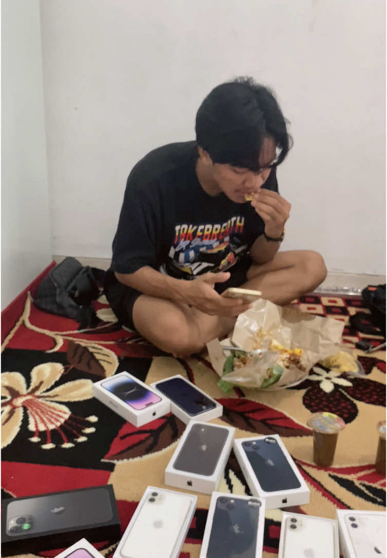 Sold 14 pro 128 ibox deep purple, terimakasih masku🥶✌🏻 menerima jual beli dan tukar tambah iphone bisa dm/wa : 089619196717 #highstore_iphone #iphone #fyp #pandaan #jualbeliiphone #iphone14pro 