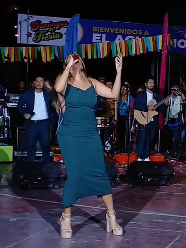::: AZUCENA CALVAY :::  #alejandraagüerofotografia📸 #yatusabes #azucenacalvay #peru🇵🇪 #2025 #musica #artistas #cantantes 