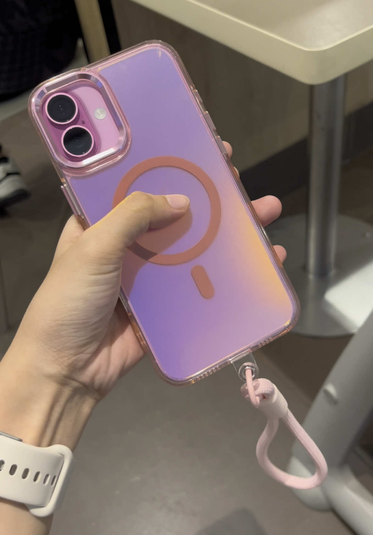 Napaka cute talaga ng mga case dito sa tiktok. Nakakainlove! #iphonecasewithlanyard #iphonecase #iphone16plus #iphone16pluscase #iphone16pluspink 