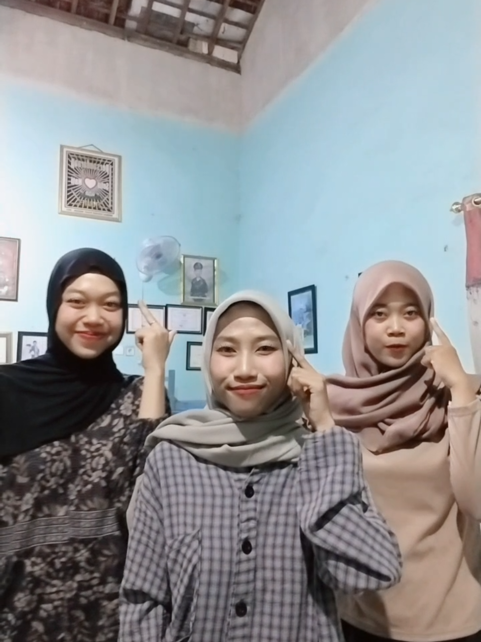 stecu lagi 😆 .  .  .  #stecu #setelancuek #fyppppppppppppppppppppppp #danceviral #foryoupage #jatim #madiun24jam #lewatberanda #likebanyak 