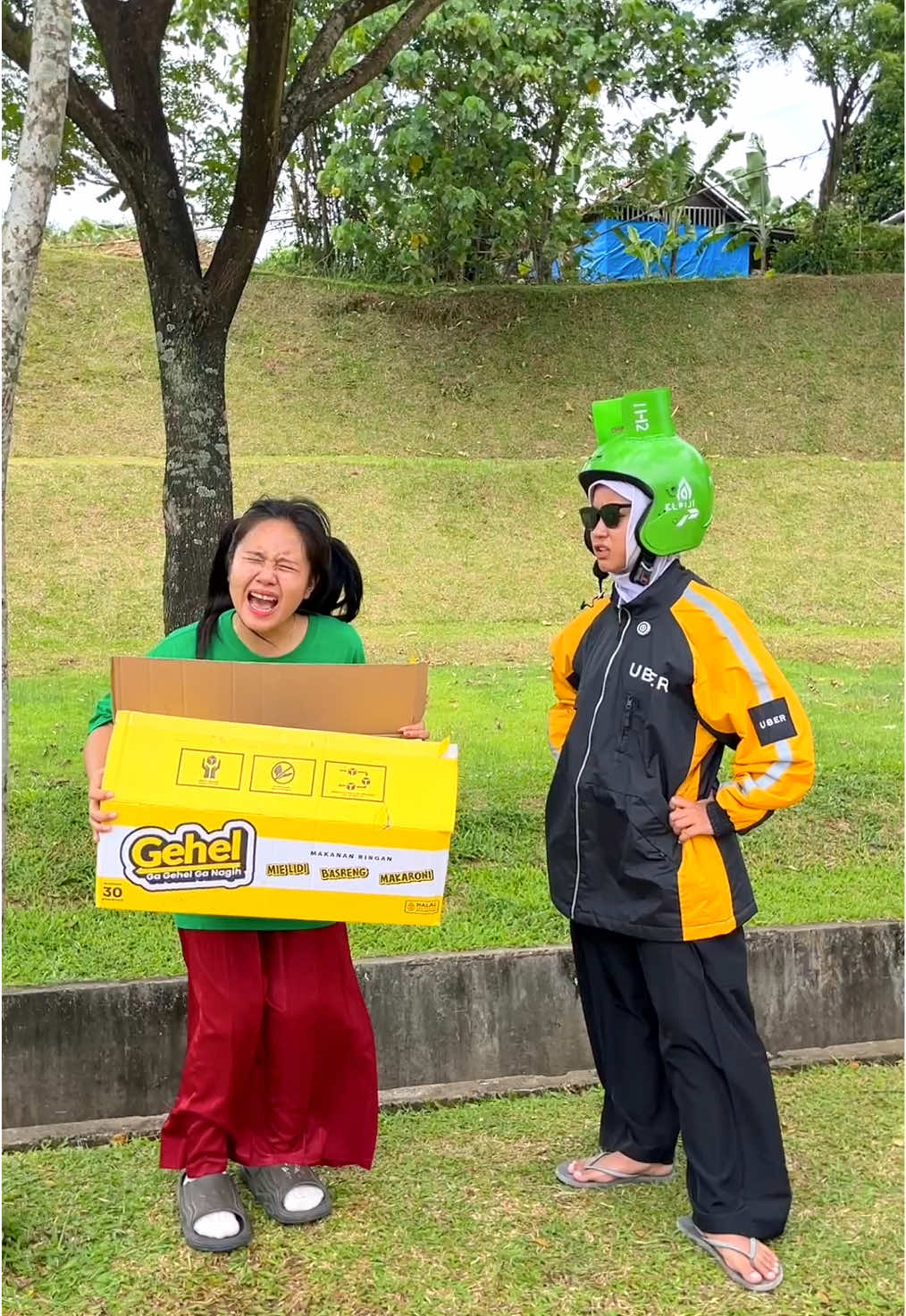 Kalo disuruh bayar sendiri mah itu bukan hadiah namanya ci, parah banget emang si azka sama puput 🥹🙈 @Gehel Snack Official  #lidigehel #lidilidiangehel #cemilanenakmurah #lidilidian #gehel #cemilanviral #drama 