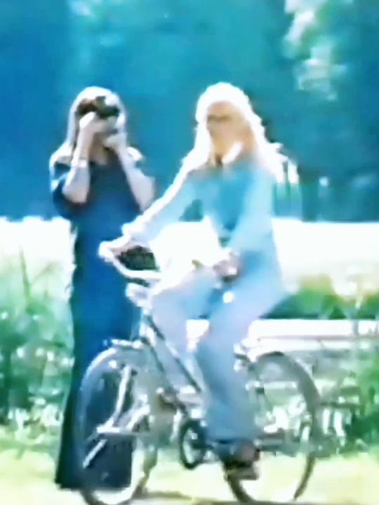 “they were girlfriends!” i scream as they drag me back in the asylum ★ #fridnetha #annifridlyngstad #agnethafältskog #fridalyngstad #agnethafaltskog #abba #edit #wlw #sapphic #abbavoyage #mammamia #dancingqueen #voulezvous #70s #70smusic #80s #foryou #fyp #xyzbca 
